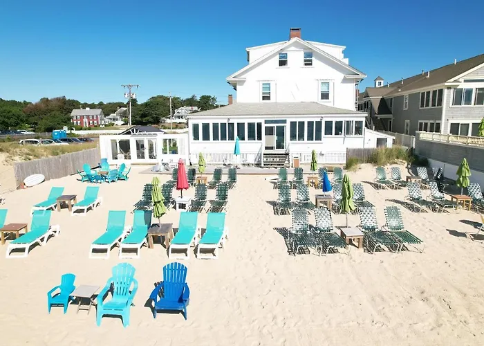 By The Sea Guests Bed & Breakfast And Suites