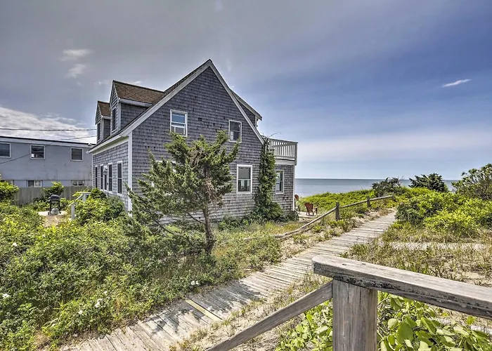 Oceanfront Gem W/ Sunroom & Fireplace In Cape Cod